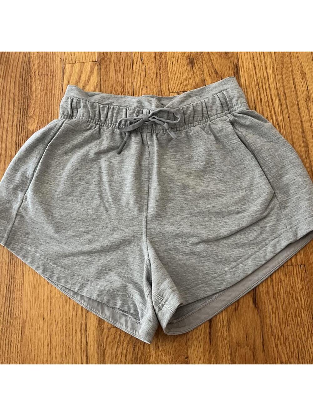 Lululemon Women's Grey and Blue Shorts